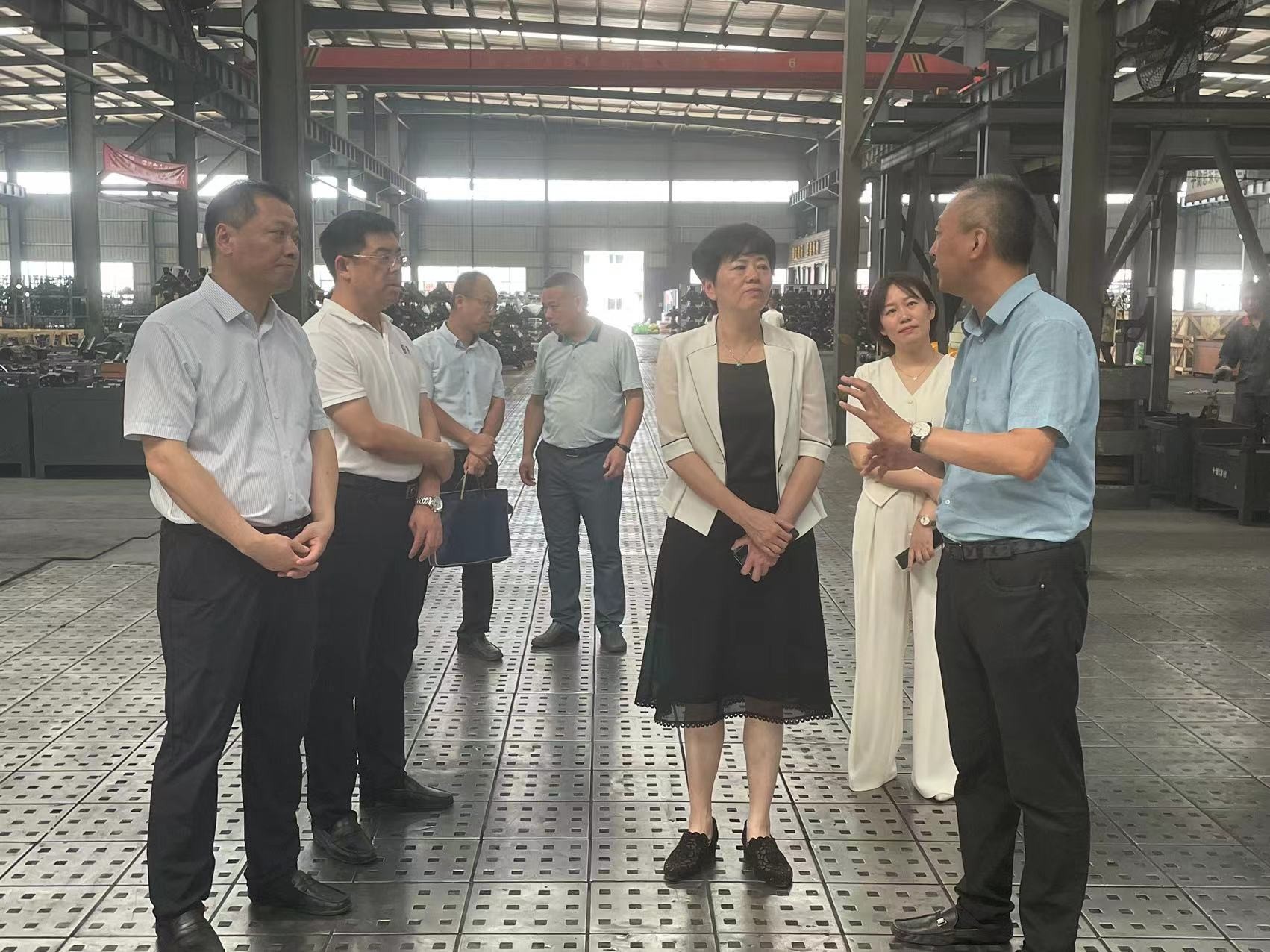 工會送清涼，防暑保安康-十堰市總工會走進精密新動力開展慰問活動